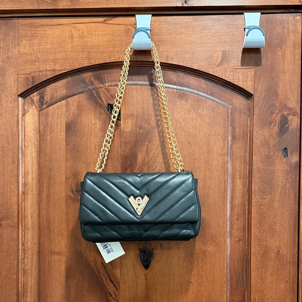 Elegant Black Quilted Chain Bag
